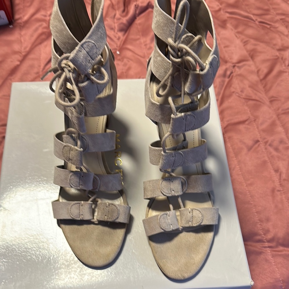 Marc Fisher Cream Heeled Shoes with Elegant Design